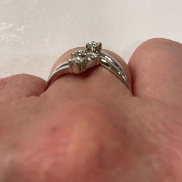 1.2ct  MOISSANITE RING!! 925 White Gold over Sterling that’s Gorgeous on finger! - Picture 5 of 10
